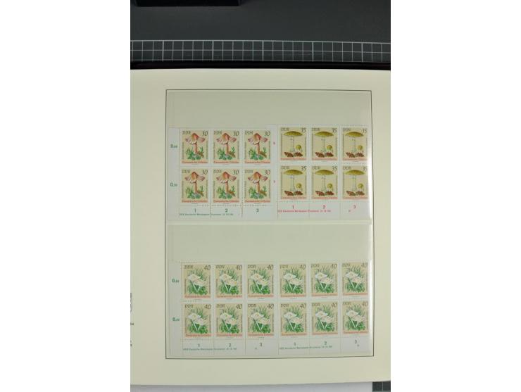 1949/90, in den Hauptnummern nahezu komplette postfrische Sammlung der Druckvermerke und Druckereizeichen, meist in Vierer- o
