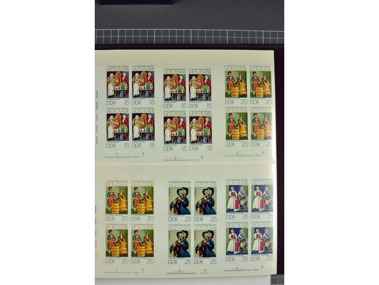 1949/90, in den Hauptnummern nahezu komplette postfrische Sammlung der Druckvermerke und Druckereizeichen, meist in Vierer- o