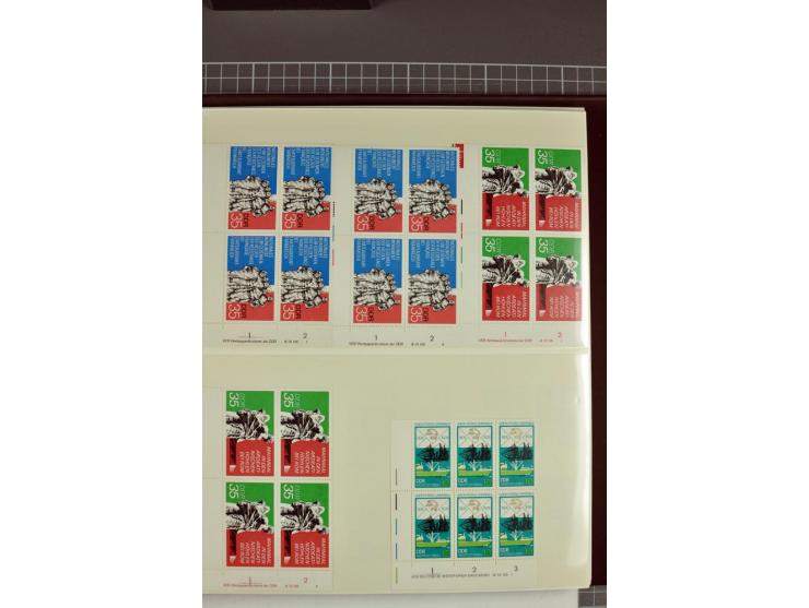 1949/90, in den Hauptnummern nahezu komplette postfrische Sammlung der Druckvermerke und Druckereizeichen, meist in Vierer- o