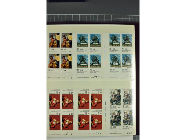 1949/90, in den Hauptnummern nahezu komplette postfrische Sammlung der Druckvermerke und Druckereizeichen, meist in Vierer- o