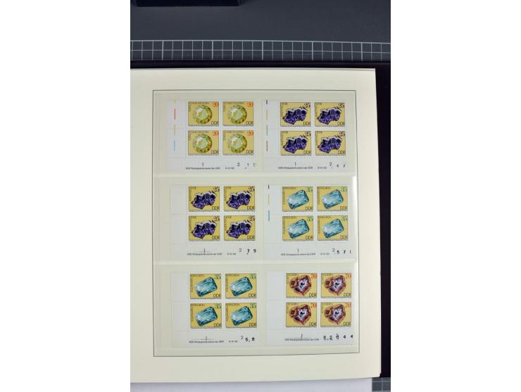 1949/90, in den Hauptnummern nahezu komplette postfrische Sammlung der Druckvermerke und Druckereizeichen, meist in Vierer- o