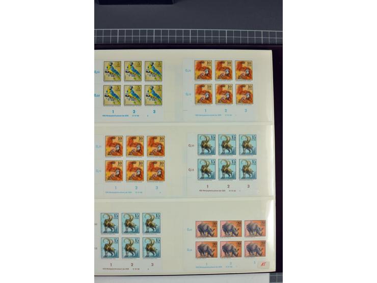1949/90, in den Hauptnummern nahezu komplette postfrische Sammlung der Druckvermerke und Druckereizeichen, meist in Vierer- o