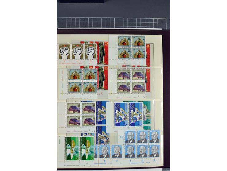 1949/90, in den Hauptnummern nahezu komplette postfrische Sammlung der Druckvermerke und Druckereizeichen, meist in Vierer- o