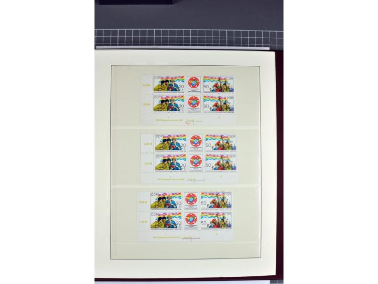 1949/90, in den Hauptnummern nahezu komplette postfrische Sammlung der Druckvermerke und Druckereizeichen, meist in Vierer- o