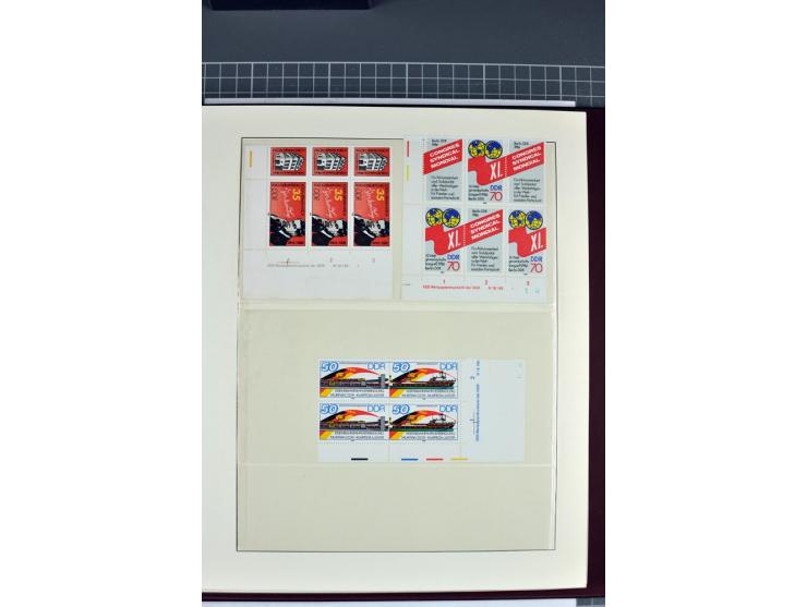1949/90, in den Hauptnummern nahezu komplette postfrische Sammlung der Druckvermerke und Druckereizeichen, meist in Vierer- o