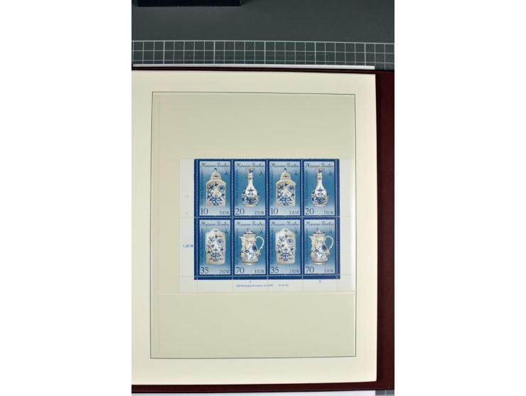 1949/90, in den Hauptnummern nahezu komplette postfrische Sammlung der Druckvermerke und Druckereizeichen, meist in Vierer- o