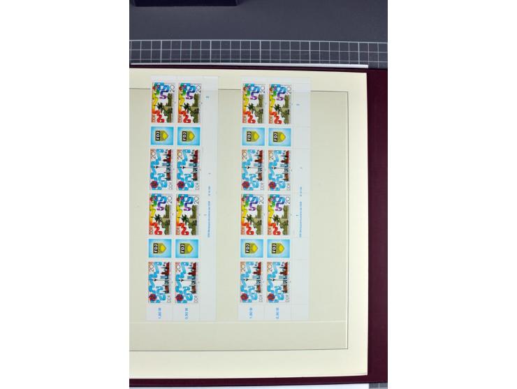 1949/90, in den Hauptnummern nahezu komplette postfrische Sammlung der Druckvermerke und Druckereizeichen, meist in Vierer- o