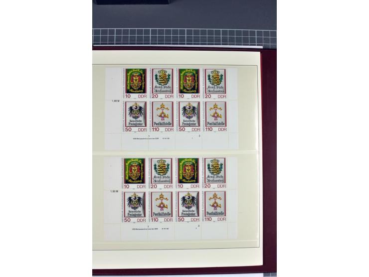 1949/90, in den Hauptnummern nahezu komplette postfrische Sammlung der Druckvermerke und Druckereizeichen, meist in Vierer- o