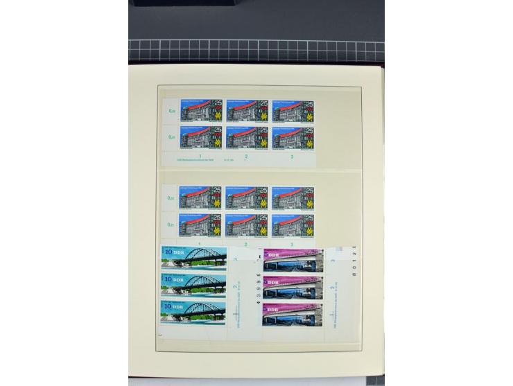 1949/90, in den Hauptnummern nahezu komplette postfrische Sammlung der Druckvermerke und Druckereizeichen, meist in Vierer- o