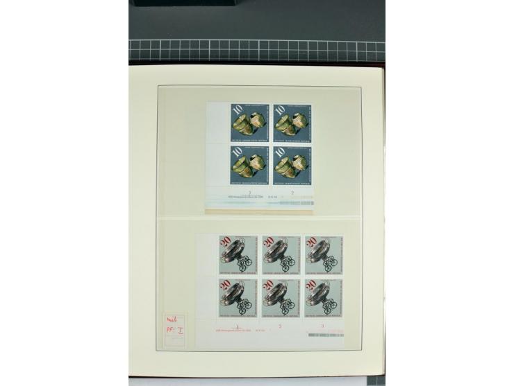 1949/90, in den Hauptnummern nahezu komplette postfrische Sammlung der Druckvermerke und Druckereizeichen, meist in Vierer- o