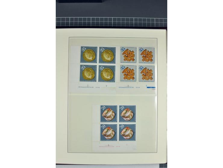 1949/90, in den Hauptnummern nahezu komplette postfrische Sammlung der Druckvermerke und Druckereizeichen, meist in Vierer- o