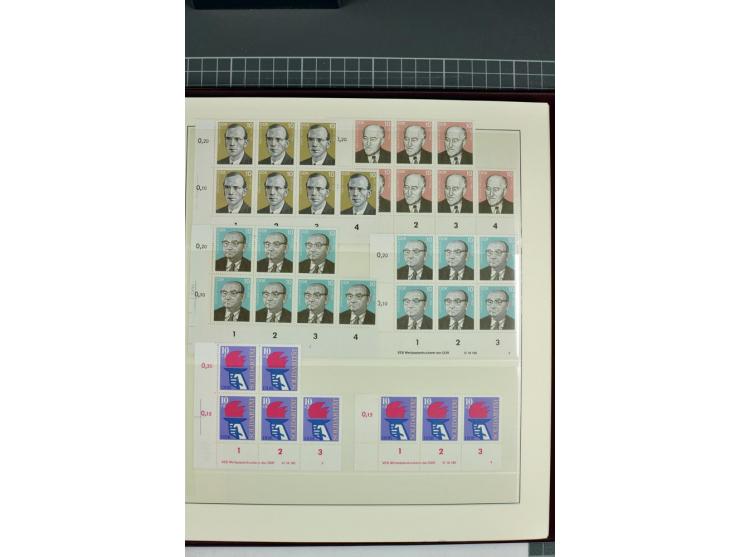 1949/90, in den Hauptnummern nahezu komplette postfrische Sammlung der Druckvermerke und Druckereizeichen, meist in Vierer- o