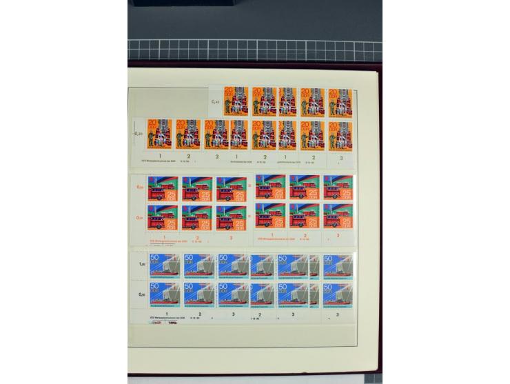 1949/90, in den Hauptnummern nahezu komplette postfrische Sammlung der Druckvermerke und Druckereizeichen, meist in Vierer- o