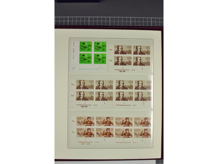 1949/90, in den Hauptnummern nahezu komplette postfrische Sammlung der Druckvermerke und Druckereizeichen, meist in Vierer- o