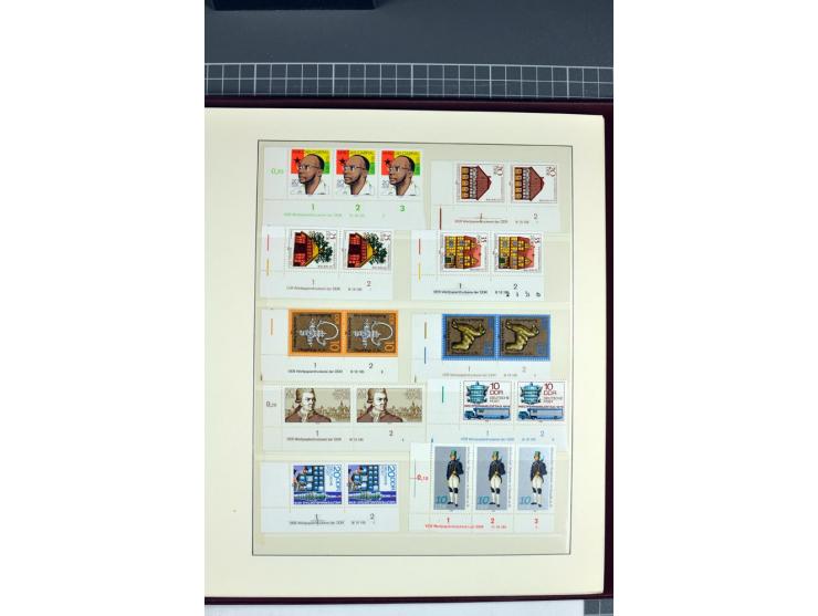 1949/90, in den Hauptnummern nahezu komplette postfrische Sammlung der Druckvermerke und Druckereizeichen, meist in Vierer- o