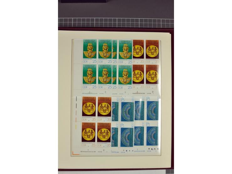 1949/90, in den Hauptnummern nahezu komplette postfrische Sammlung der Druckvermerke und Druckereizeichen, meist in Vierer- o