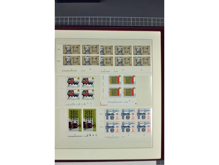 1949/90, in den Hauptnummern nahezu komplette postfrische Sammlung der Druckvermerke und Druckereizeichen, meist in Vierer- o