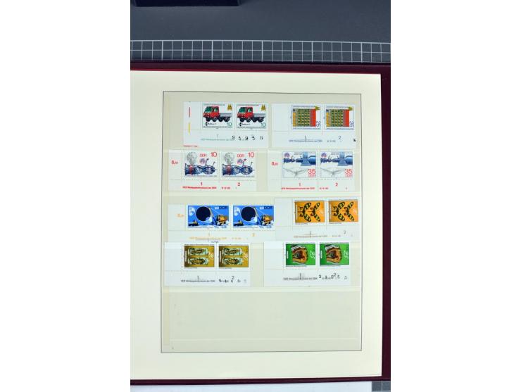 1949/90, in den Hauptnummern nahezu komplette postfrische Sammlung der Druckvermerke und Druckereizeichen, meist in Vierer- o