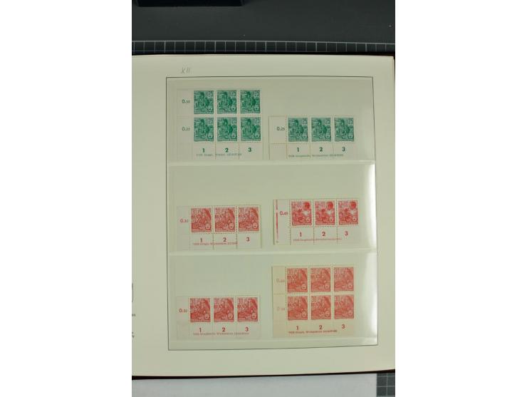 1949/90, in den Hauptnummern nahezu komplette postfrische Sammlung der Druckvermerke und Druckereizeichen, meist in Vierer- o