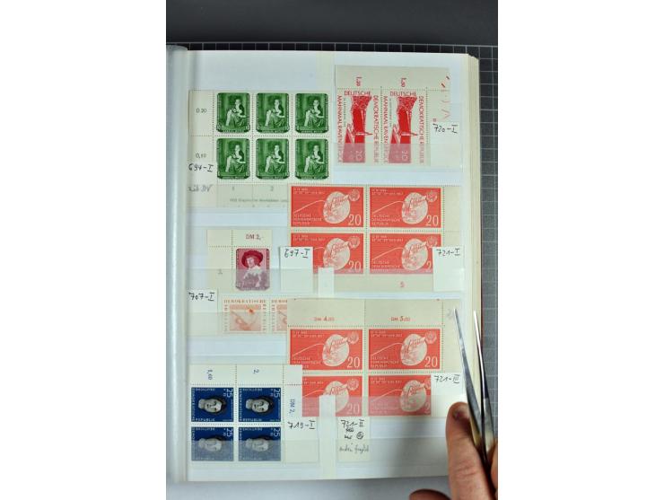 1949/90, postfrische Sammlung mit einigen hundert Plattenfehler, teils in Einheiten mit Normalmarken, dabei Mi.-Nr. 242 I, II
