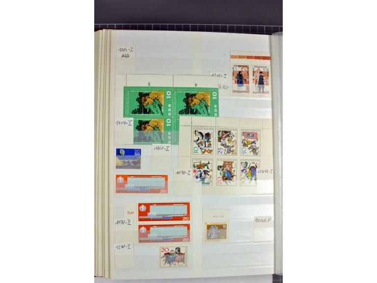 1949/90, postfrische Sammlung mit einigen hundert Plattenfehler, teils in Einheiten mit Normalmarken, dabei Mi.-Nr. 242 I, II