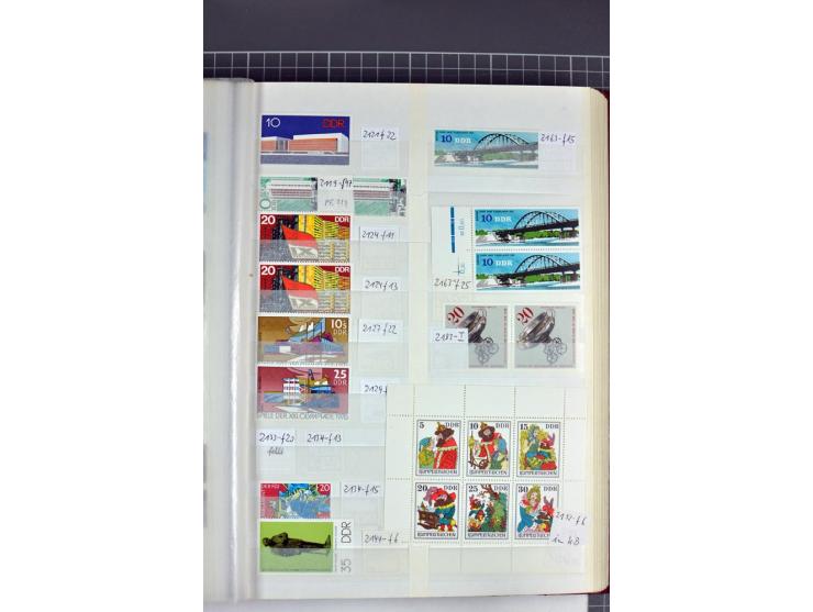 1949/90, postfrische Sammlung mit einigen hundert Plattenfehler, teils in Einheiten mit Normalmarken, dabei Mi.-Nr. 242 I, II