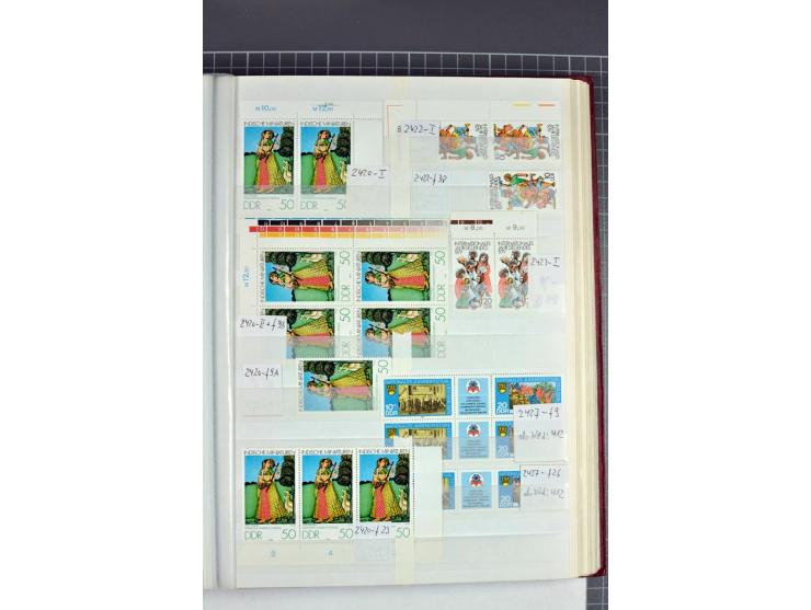 1949/90, postfrische Sammlung mit einigen hundert Plattenfehler, teils in Einheiten mit Normalmarken, dabei Mi.-Nr. 242 I, II