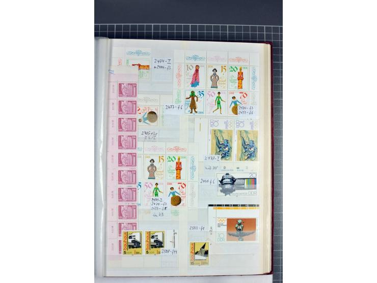 1949/90, postfrische Sammlung mit einigen hundert Plattenfehler, teils in Einheiten mit Normalmarken, dabei Mi.-Nr. 242 I, II