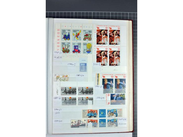 1949/90, postfrische Sammlung mit einigen hundert Plattenfehler, teils in Einheiten mit Normalmarken, dabei Mi.-Nr. 242 I, II
