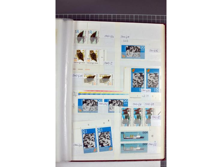 1949/90, postfrische Sammlung mit einigen hundert Plattenfehler, teils in Einheiten mit Normalmarken, dabei Mi.-Nr. 242 I, II