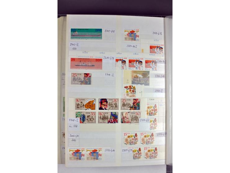 1949/90, postfrische Sammlung mit einigen hundert Plattenfehler, teils in Einheiten mit Normalmarken, dabei Mi.-Nr. 242 I, II