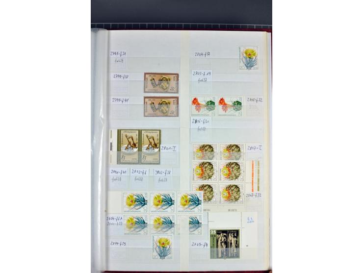 1949/90, postfrische Sammlung mit einigen hundert Plattenfehler, teils in Einheiten mit Normalmarken, dabei Mi.-Nr. 242 I, II
