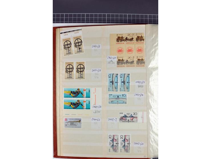 1949/90, postfrische Sammlung mit einigen hundert Plattenfehler, teils in Einheiten mit Normalmarken, dabei Mi.-Nr. 242 I, II