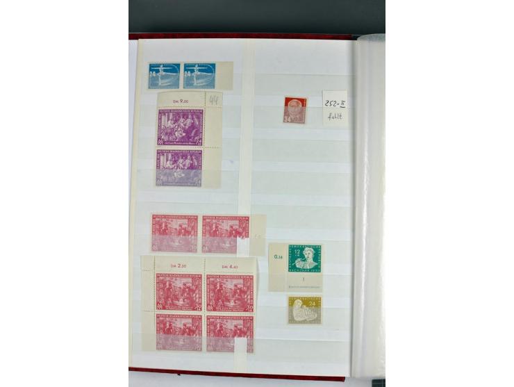 1949/90, postfrische Sammlung mit einigen hundert Plattenfehler, teils in Einheiten mit Normalmarken, dabei Mi.-Nr. 242 I, II