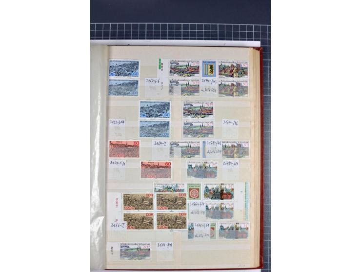 1949/90, postfrische Sammlung mit einigen hundert Plattenfehler, teils in Einheiten mit Normalmarken, dabei Mi.-Nr. 242 I, II