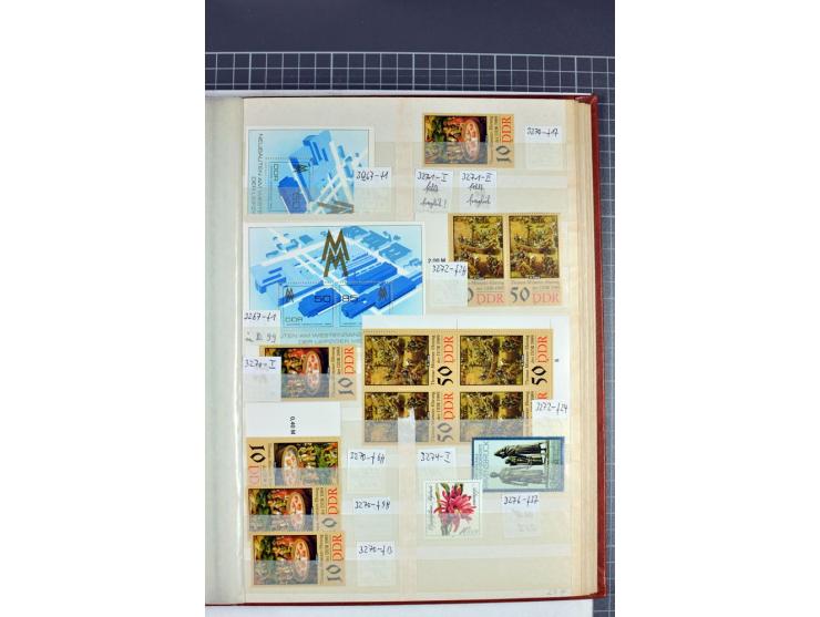 1949/90, postfrische Sammlung mit einigen hundert Plattenfehler, teils in Einheiten mit Normalmarken, dabei Mi.-Nr. 242 I, II
