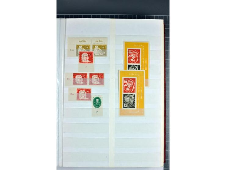 1949/90, postfrische Sammlung mit einigen hundert Plattenfehler, teils in Einheiten mit Normalmarken, dabei Mi.-Nr. 242 I, II