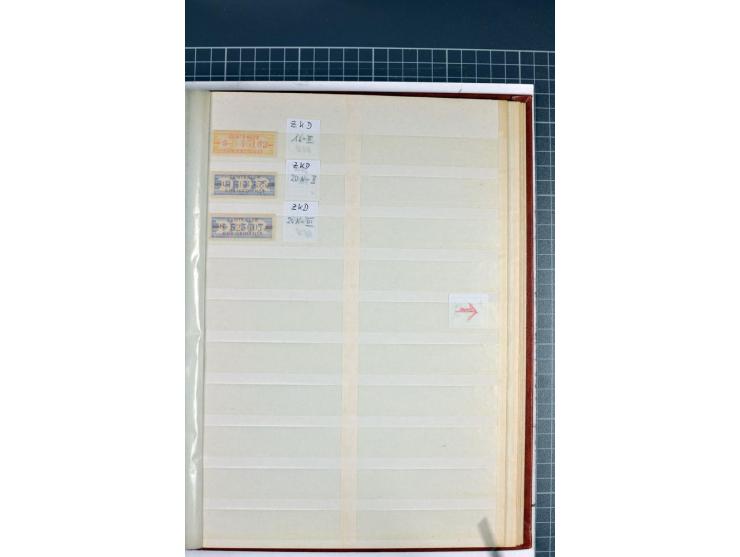 1949/90, postfrische Sammlung mit einigen hundert Plattenfehler, teils in Einheiten mit Normalmarken, dabei Mi.-Nr. 242 I, II