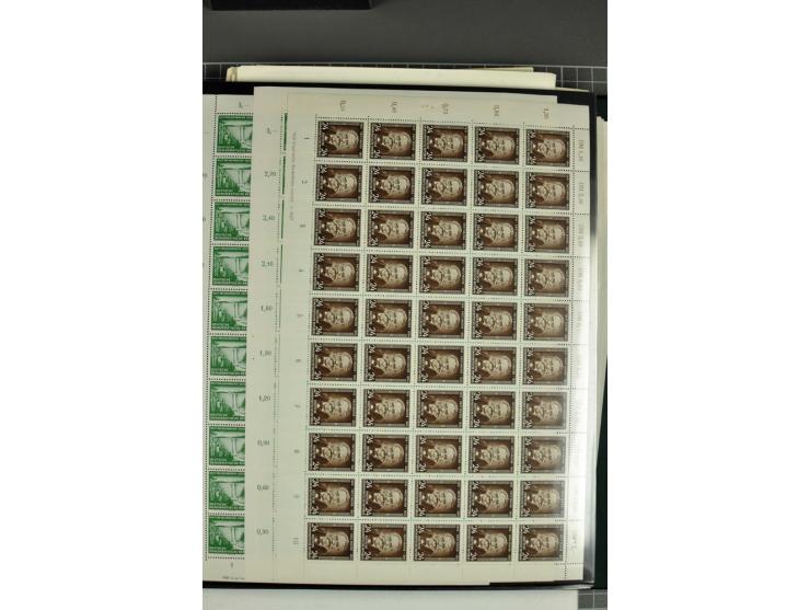 1949/90, postfrischer Bogen-Posten, dabei Mi.-Nr. 243-44 (2 Bogensätze, teils Falt- und Trennstellen), 293, 355-57, 397 mit P