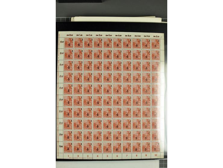 1949/90, postfrischer Bogen-Posten, dabei Mi.-Nr. 243-44 (2 Bogensätze, teils Falt- und Trennstellen), 293, 355-57, 397 mit P