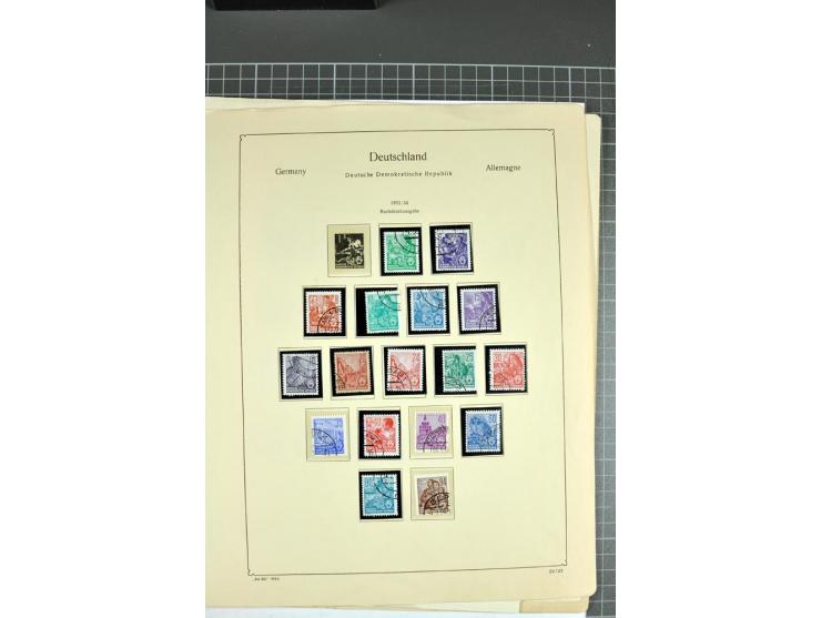 1949/90, postfrischer Bogen-Posten, dabei Mi.-Nr. 243-44 (2 Bogensätze, teils Falt- und Trennstellen), 293, 355-57, 397 mit P