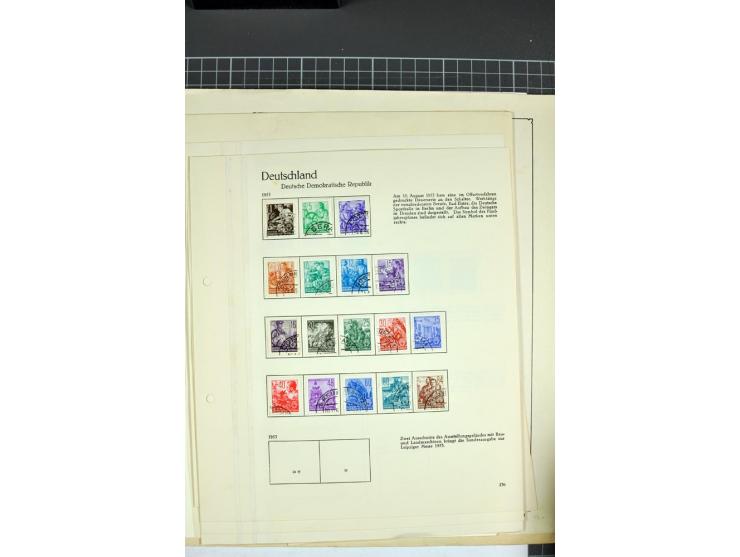 1949/90, postfrischer Bogen-Posten, dabei Mi.-Nr. 243-44 (2 Bogensätze, teils Falt- und Trennstellen), 293, 355-57, 397 mit P
