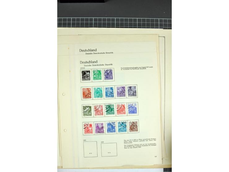 1949/90, postfrischer Bogen-Posten, dabei Mi.-Nr. 243-44 (2 Bogensätze, teils Falt- und Trennstellen), 293, 355-57, 397 mit P