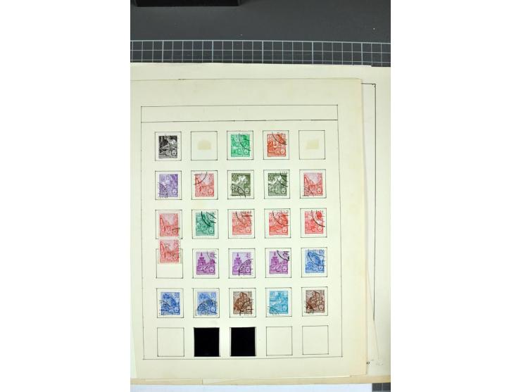 1949/90, postfrischer Bogen-Posten, dabei Mi.-Nr. 243-44 (2 Bogensätze, teils Falt- und Trennstellen), 293, 355-57, 397 mit P