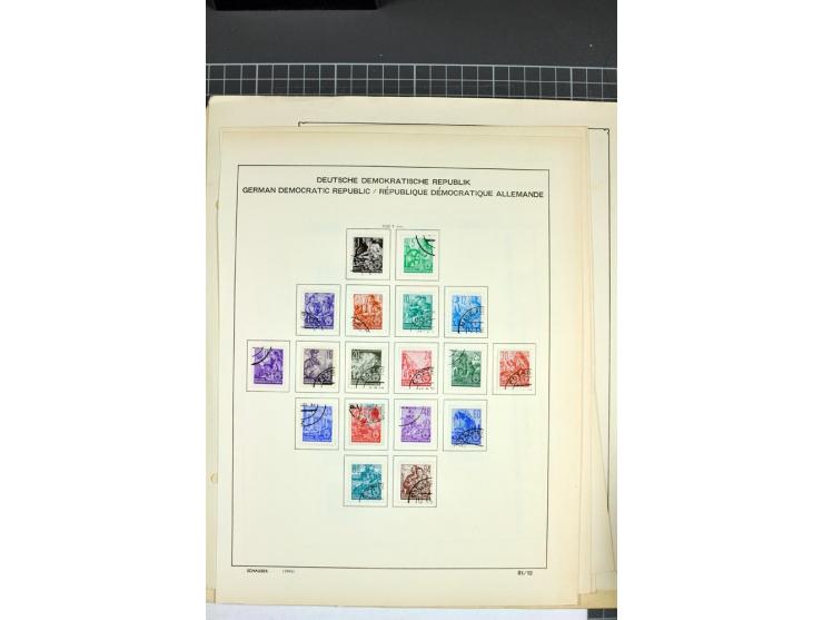 1949/90, postfrischer Bogen-Posten, dabei Mi.-Nr. 243-44 (2 Bogensätze, teils Falt- und Trennstellen), 293, 355-57, 397 mit P