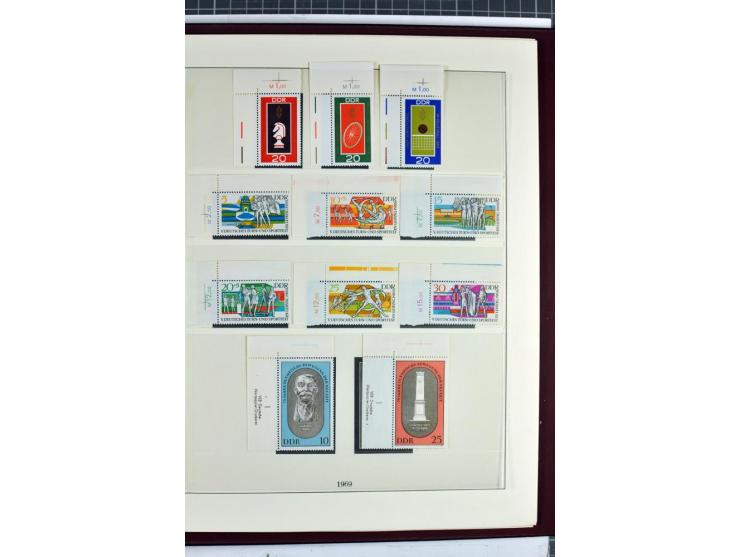1949/90, überkomplette postfrische Sammlung meist aus der linken oberen Bogenecke, zusätzlich mit einigen bessern Farben und 