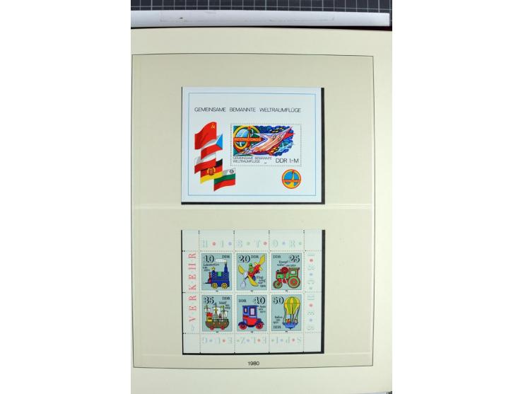 1949/90, überkomplette postfrische Sammlung meist aus der linken oberen Bogenecke, zusätzlich mit einigen bessern Farben und 