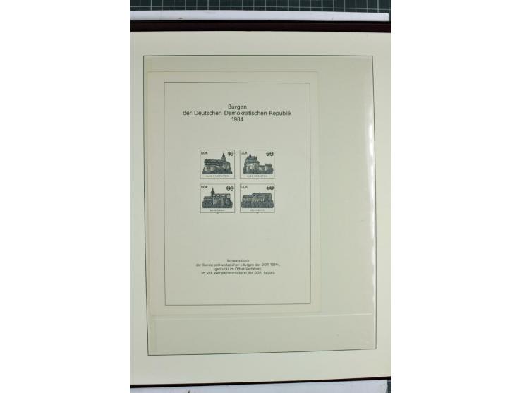 1949/90, überkomplette postfrische Sammlung meist aus der linken oberen Bogenecke, zusätzlich mit einigen bessern Farben und 