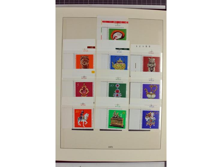 1949/90, überkomplette postfrische Sammlung meist aus der linken oberen Bogenecke, zusätzlich mit einigen bessern Farben und 