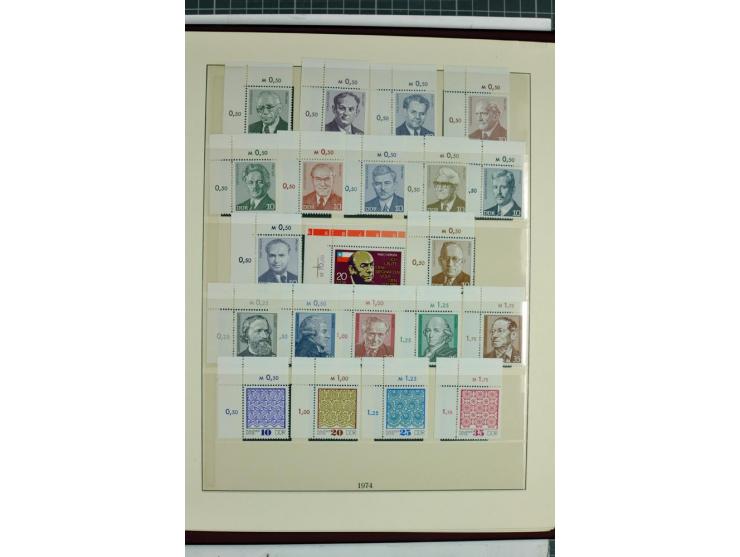 1949/90, überkomplette postfrische Sammlung meist aus der linken oberen Bogenecke, zusätzlich mit einigen bessern Farben und 